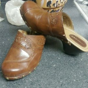 SOLD. Fashion Bug shoes